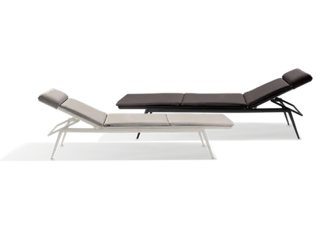 Lounger from the Tribù Branch collection